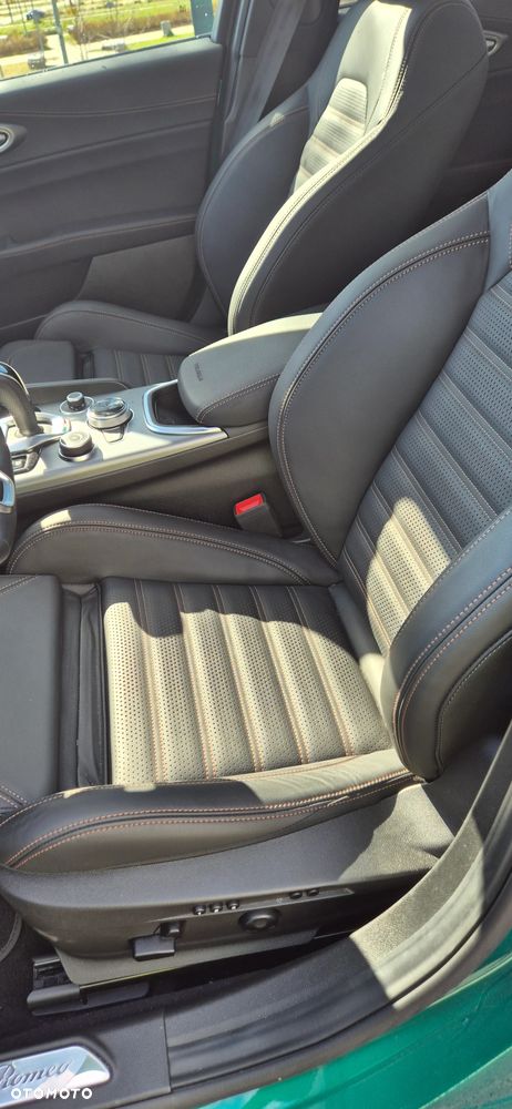 Alfa Romeo Giulia 2.0 Turbo Intensa Q4 - 14