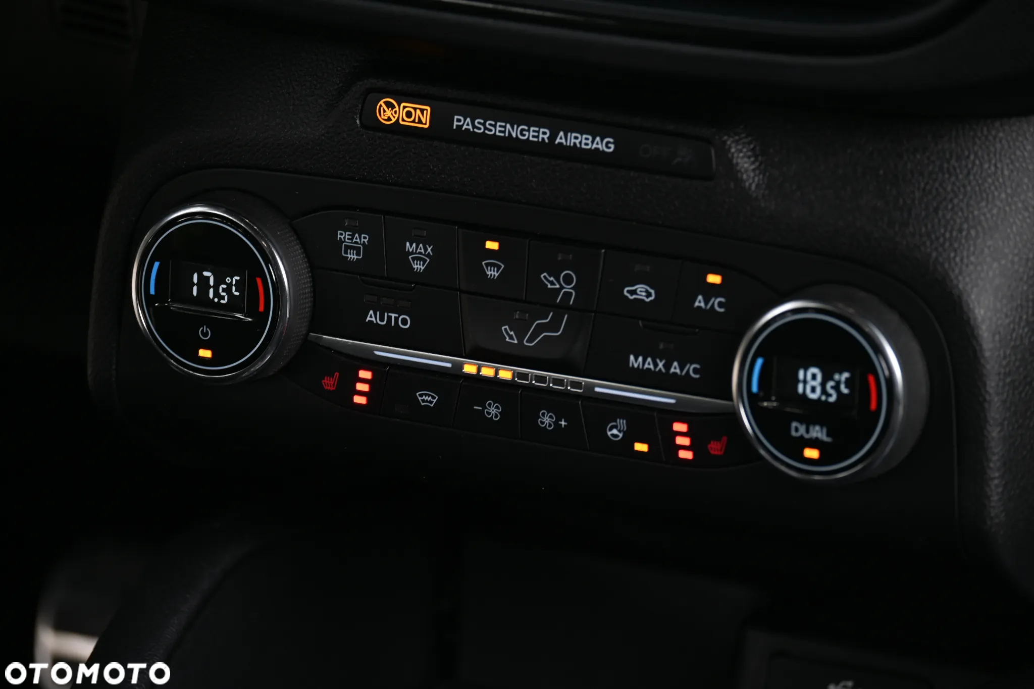 Ford Focus 1.5 EcoBoost ST-Line X - 22