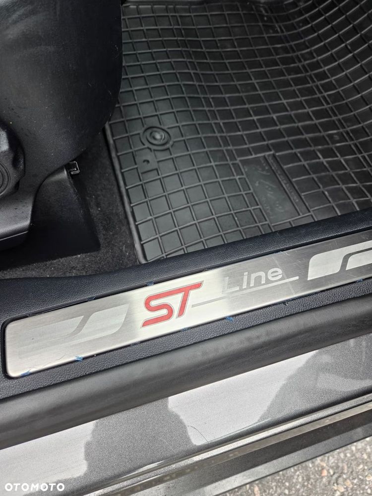 Ford Kuga 2.5 Duratec PHEV ST-LINE X - 39