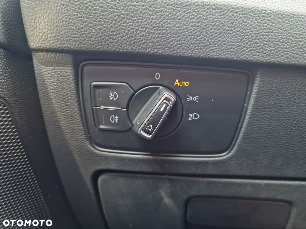 Volkswagen Passat - 30