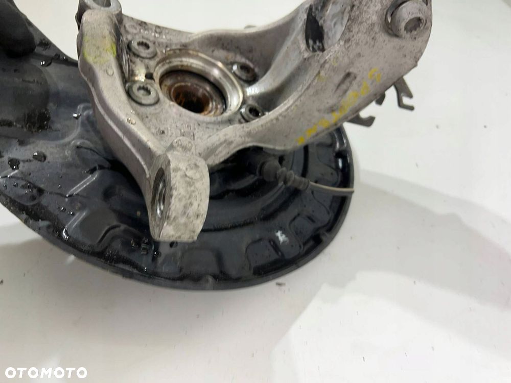 Zwrotnica przednia 2.0 TFSI Audi S3 8P SB 5d PRZÓD PRAWY - 2
