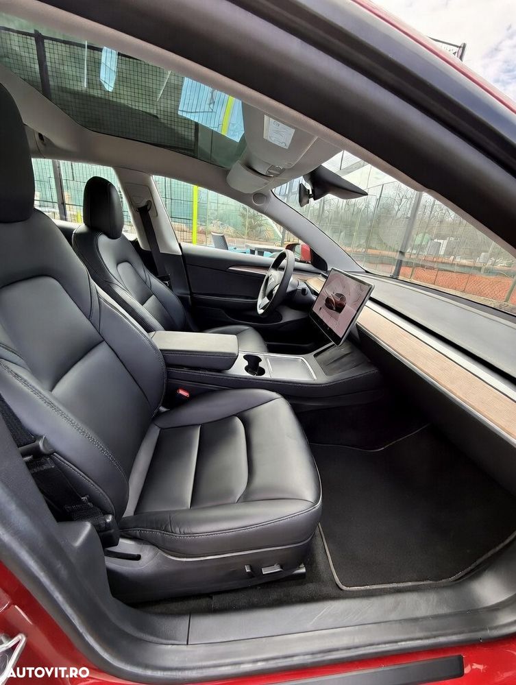 Tesla Model 3 - 7