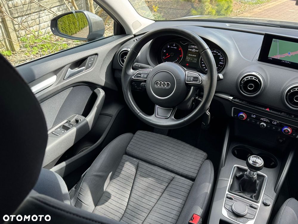Audi A3 Sportback 2.0 TDI design - 14