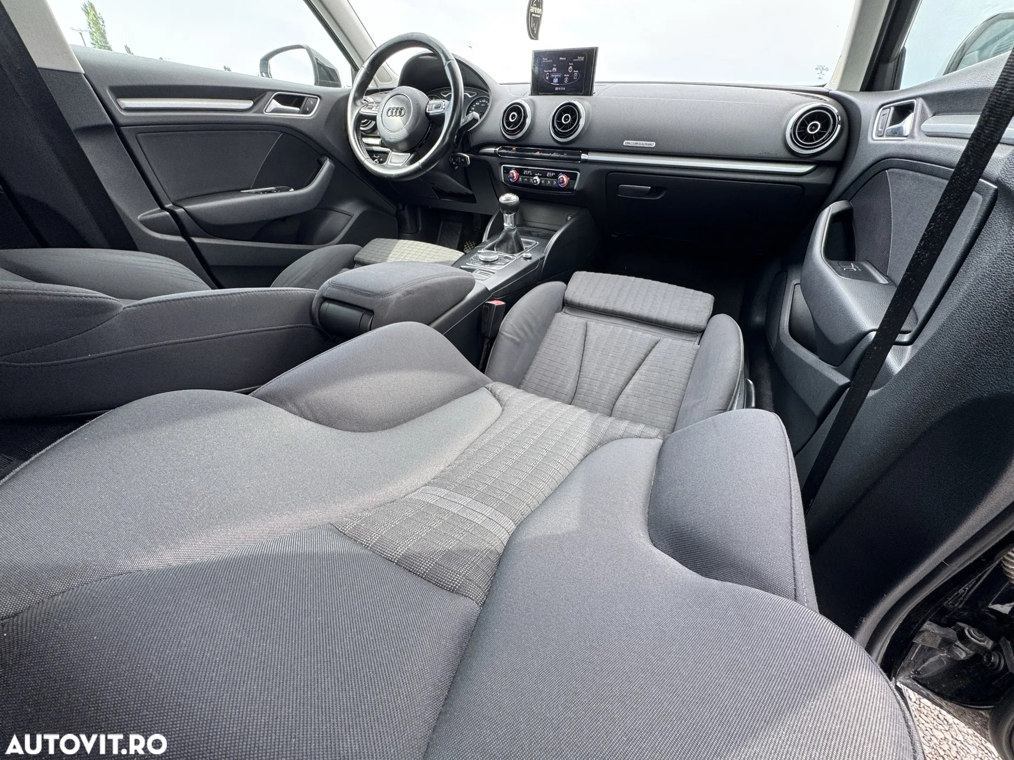 Audi A3 Sportback 2.0 TDI quattro Attraction - 29