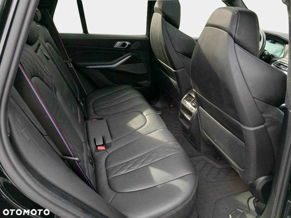 BMW X5 M50i - 32