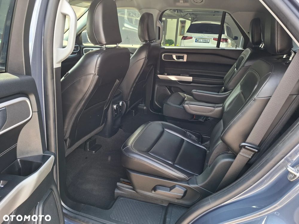 Ford Explorer - 13