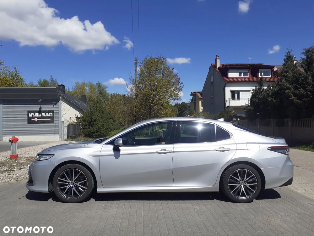 Toyota Camry 2.5 Hybrid Executive CVT - 2
