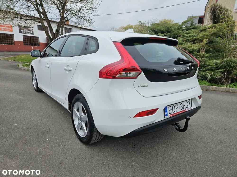 Volvo V40 D2 Momentum - 4
