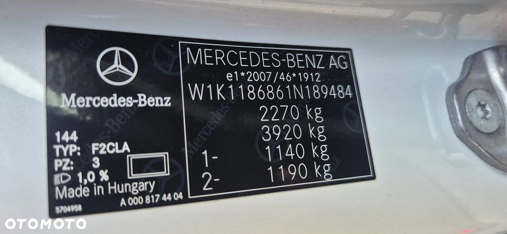 Mercedes-Benz CLA 250 e 8G-DCT AMG Line - 30