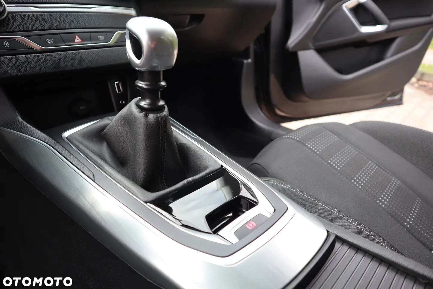 Peugeot 308 1.2 PureTech Allure S&S - 19