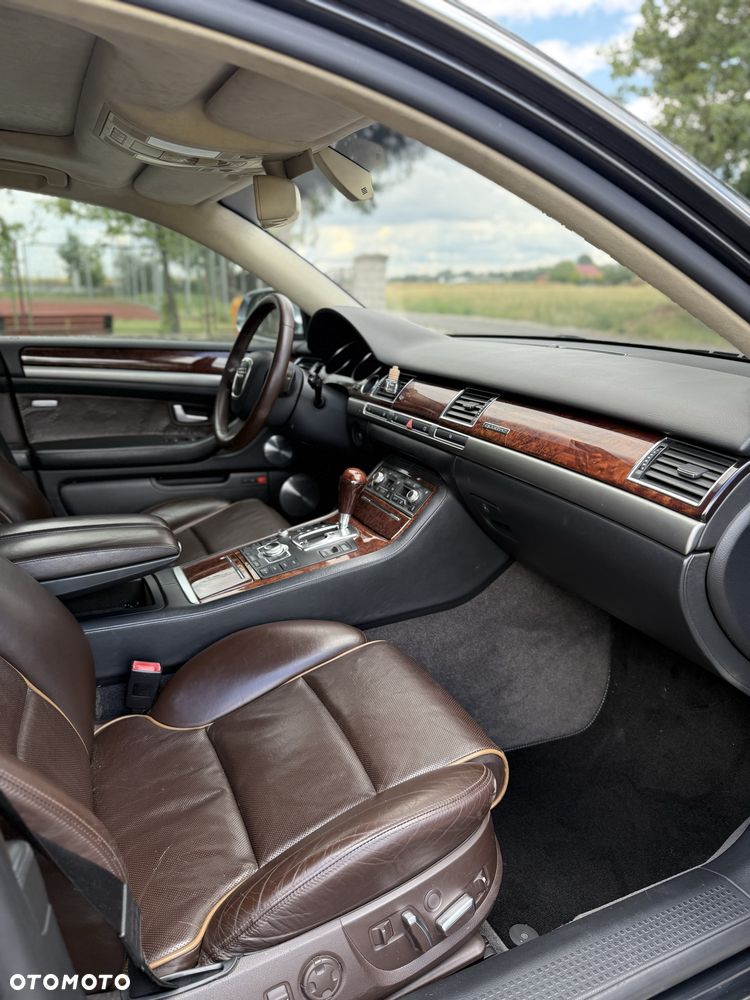 Audi A8 - 6