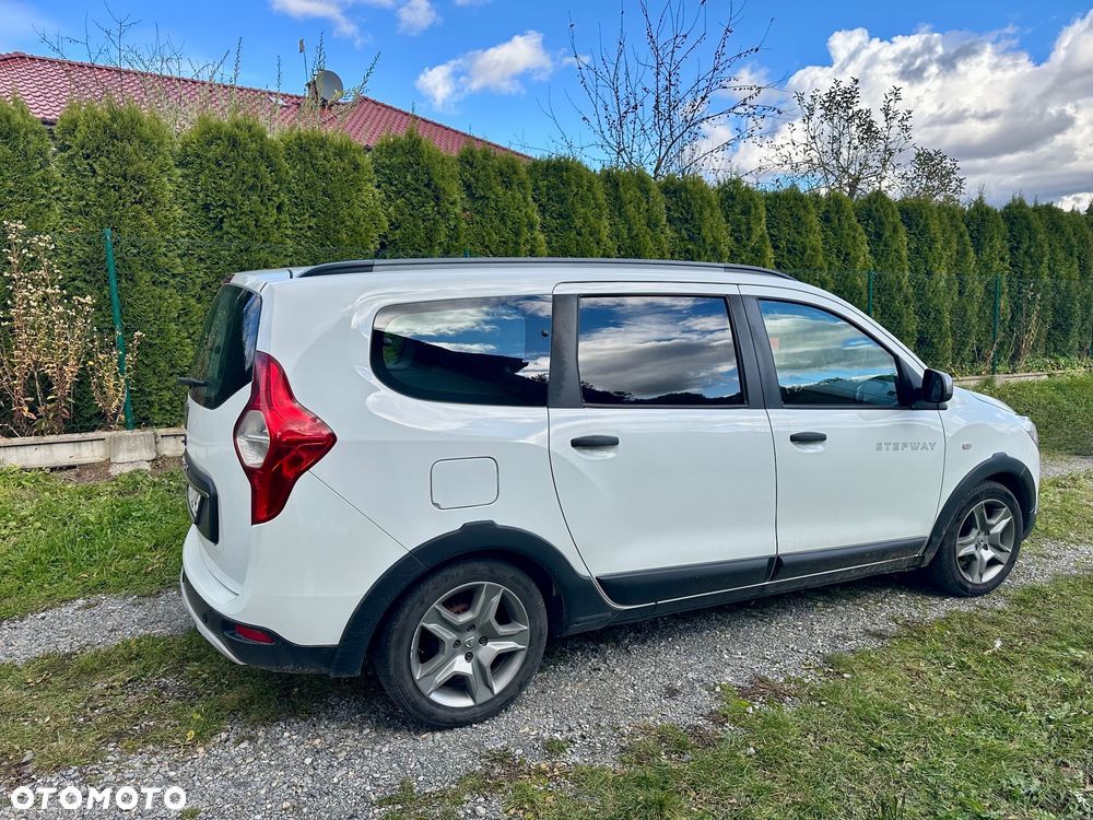 Dacia Lodgy 1.6 SCe Stepway S&S - 3