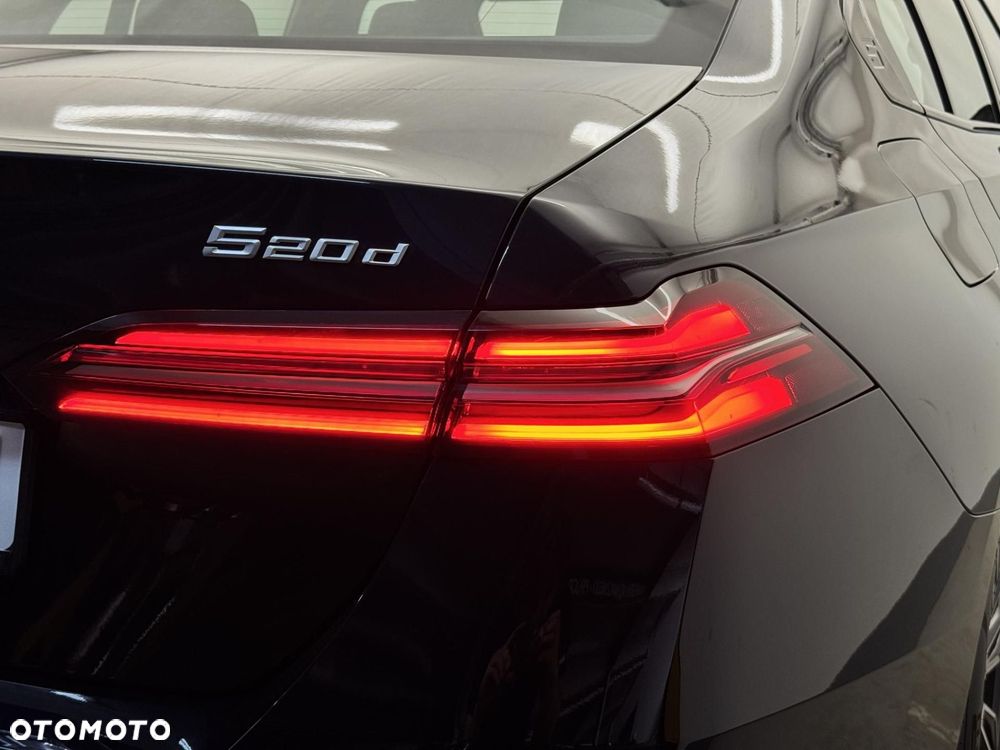 BMW Seria 5 520d mHEV M Sport - 11