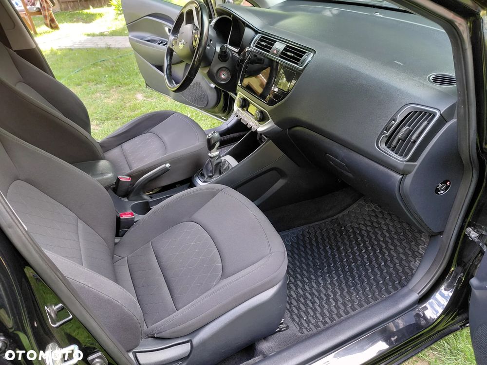 Kia Rio 1.4 L - 9