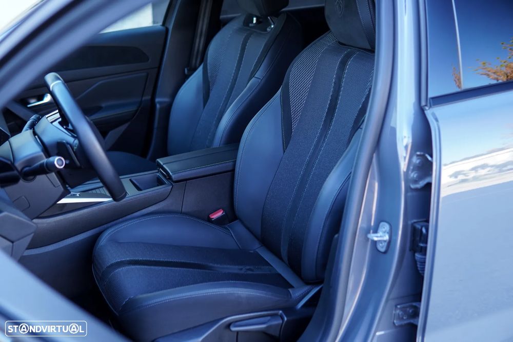 Peugeot 408 HYBRID 136 e-DSC6 GT - 43