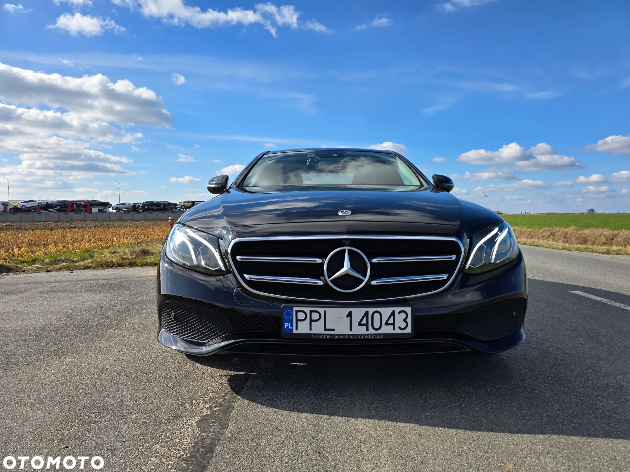 Mercedes-Benz Klasa E 220 d 4Matic 9G-TRONIC AMG Line - 4