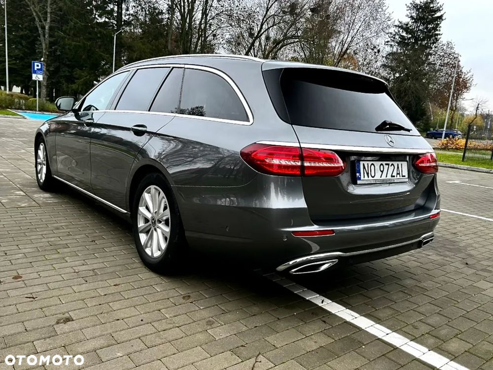 Mercedes-Benz Klasa E 300 d T 9G-TRONIC Avantgarde - 4