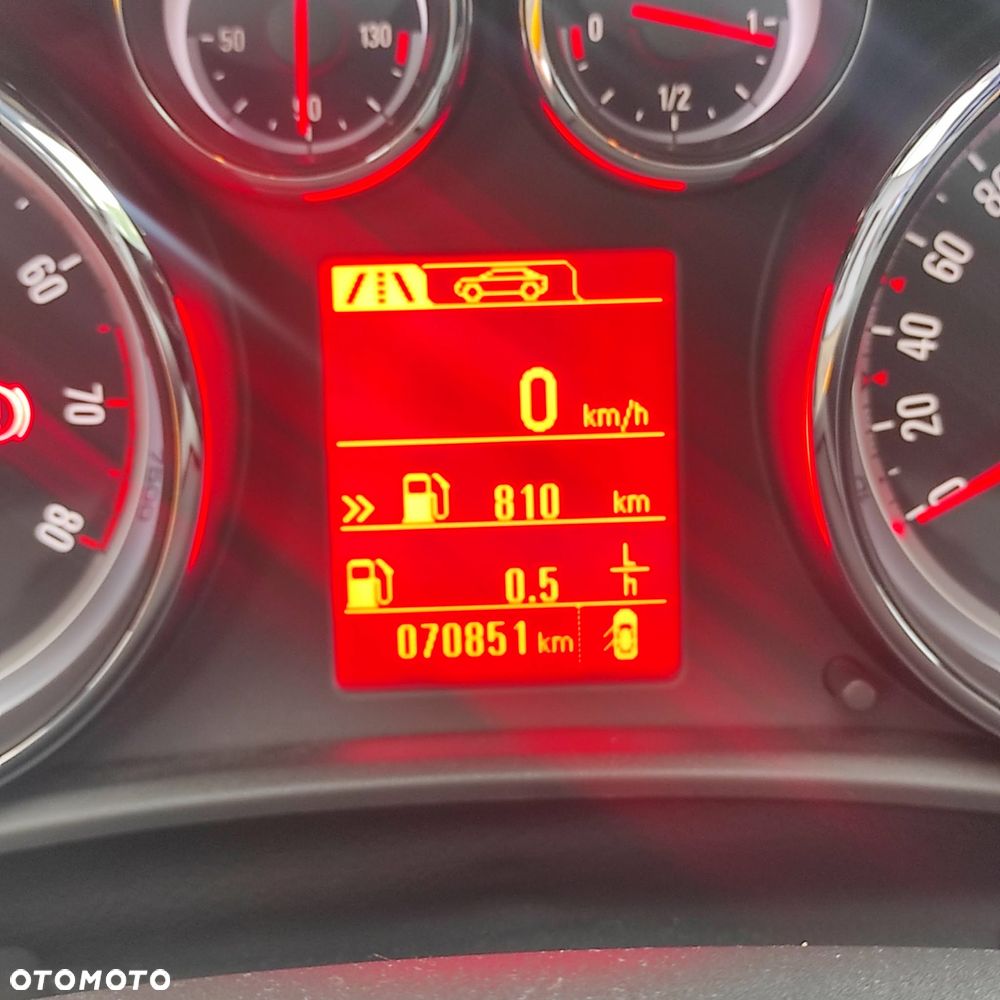 Opel Astra 1.4 T Executive - 3