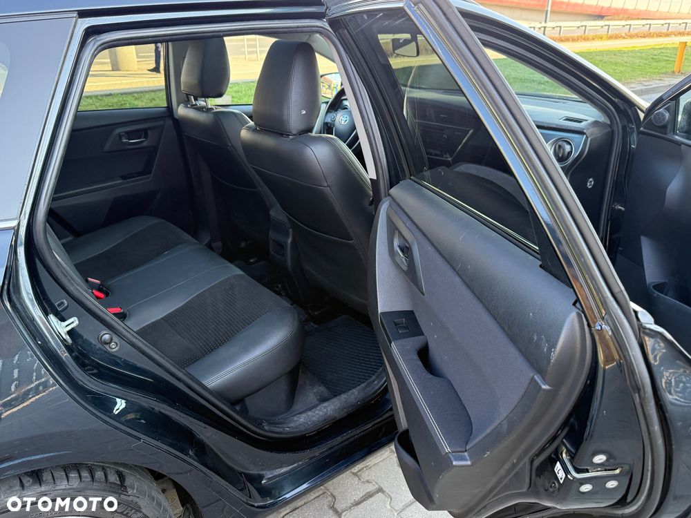 Toyota Auris - 15
