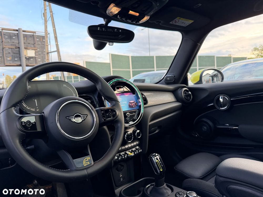 MINI Cooper SE Electric Trim - 29