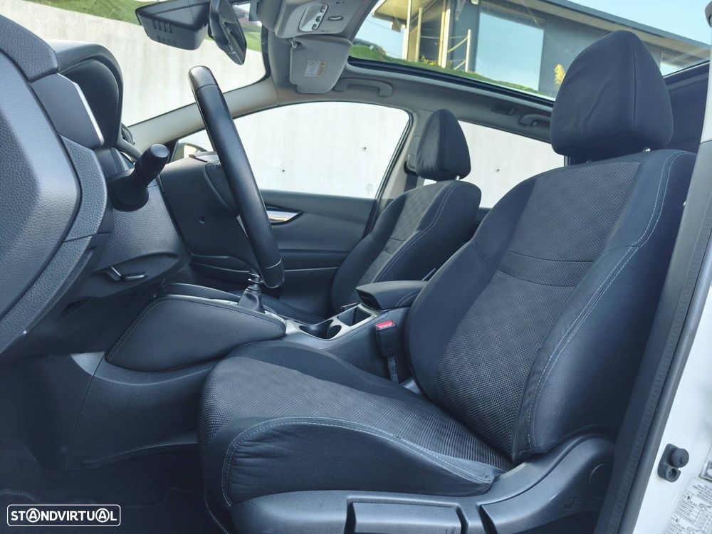 Nissan Qashqai 1.5 dCi N-Connecta - 24