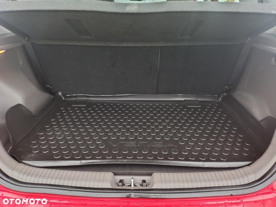 Kia Venga - 8