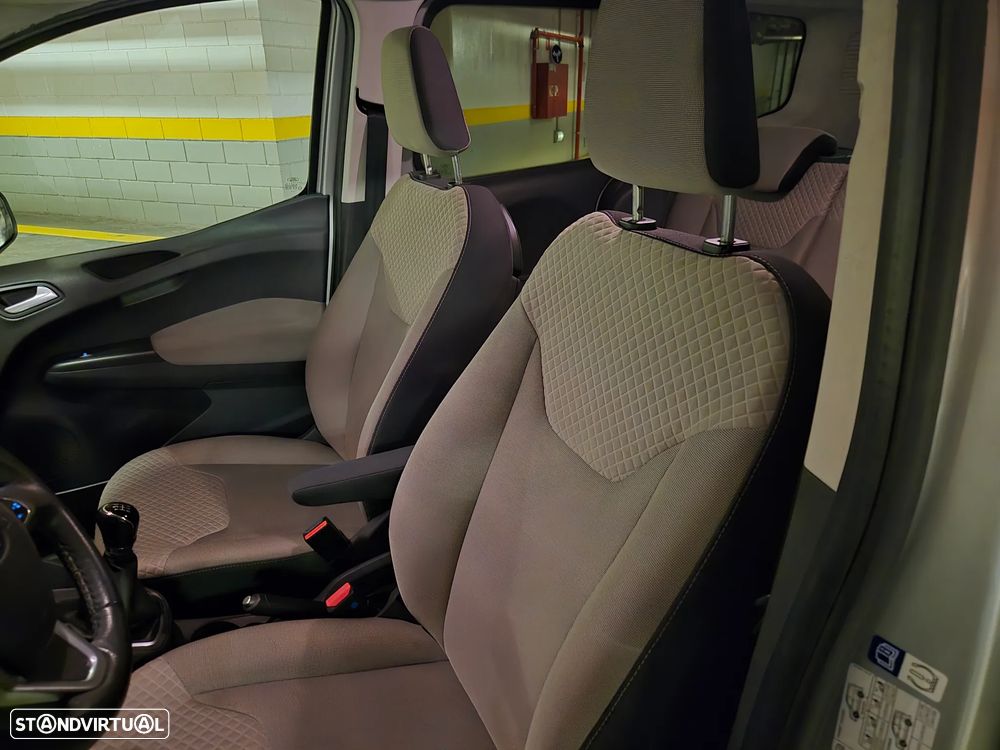 Ford Tourneo Courier 1.0 EcoBoost Titanium - 18