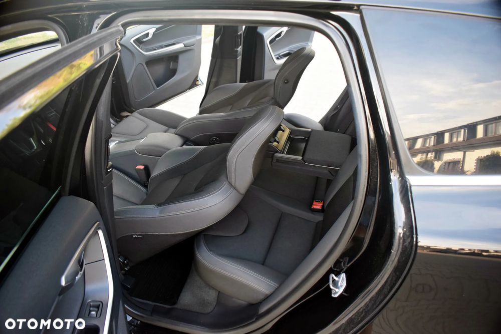Volvo XC 60 D4 Drive-E Momentum - 30