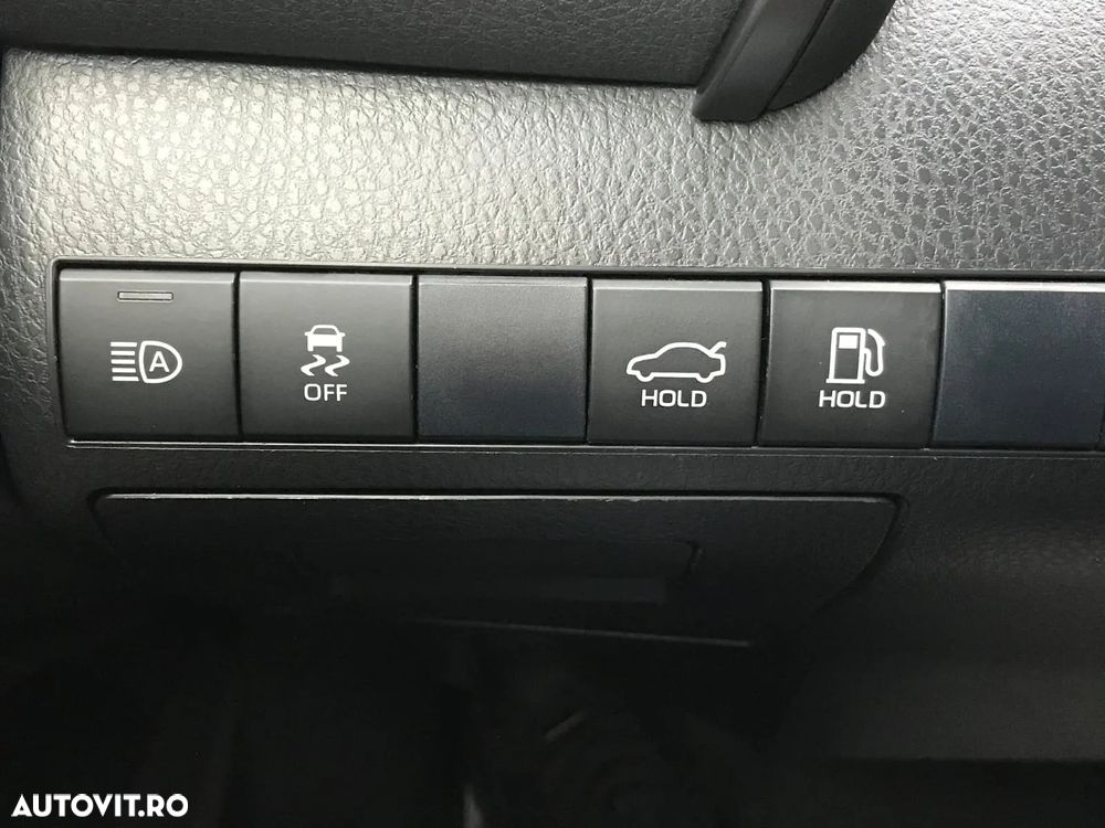 Toyota Camry 2.5 Hybrid Dynamic - 28