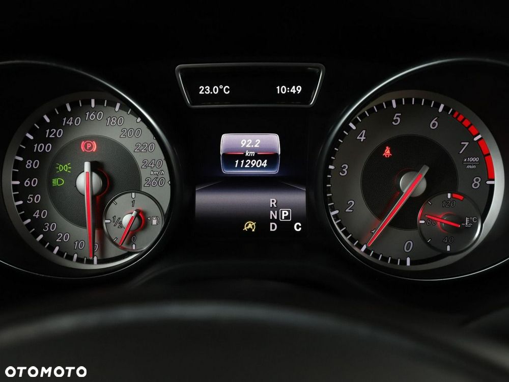 Mercedes-Benz CLA 200 7G-DCT Urban - 23