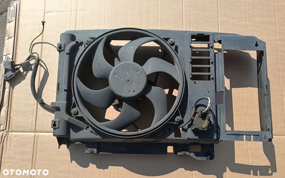 Partner I wentylator chłodnicy obudowa 1,6HDI Citroen Berlingo Peugeot