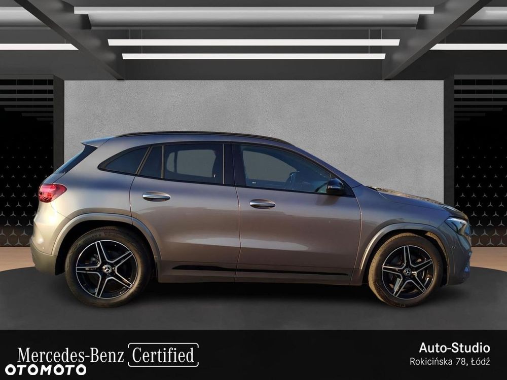 Mercedes-Benz GLA - 8