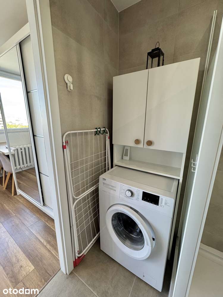 Odnowiona kawalerka 24 m² z widokiem na Sky Tower – ul. Gajowicka 72