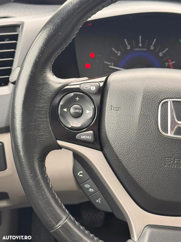 Honda Civic 1.8 MT ES - 13
