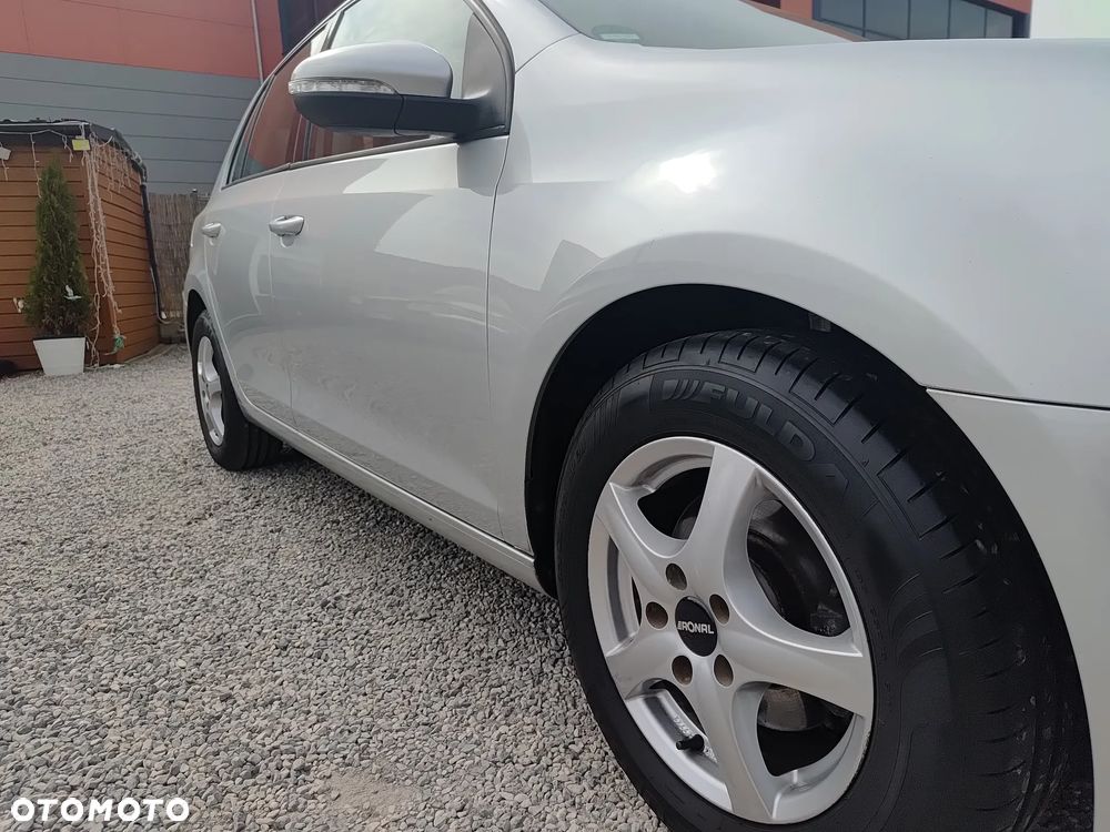 Volkswagen Golf 2.0 TDI DPF Comfortline - 10