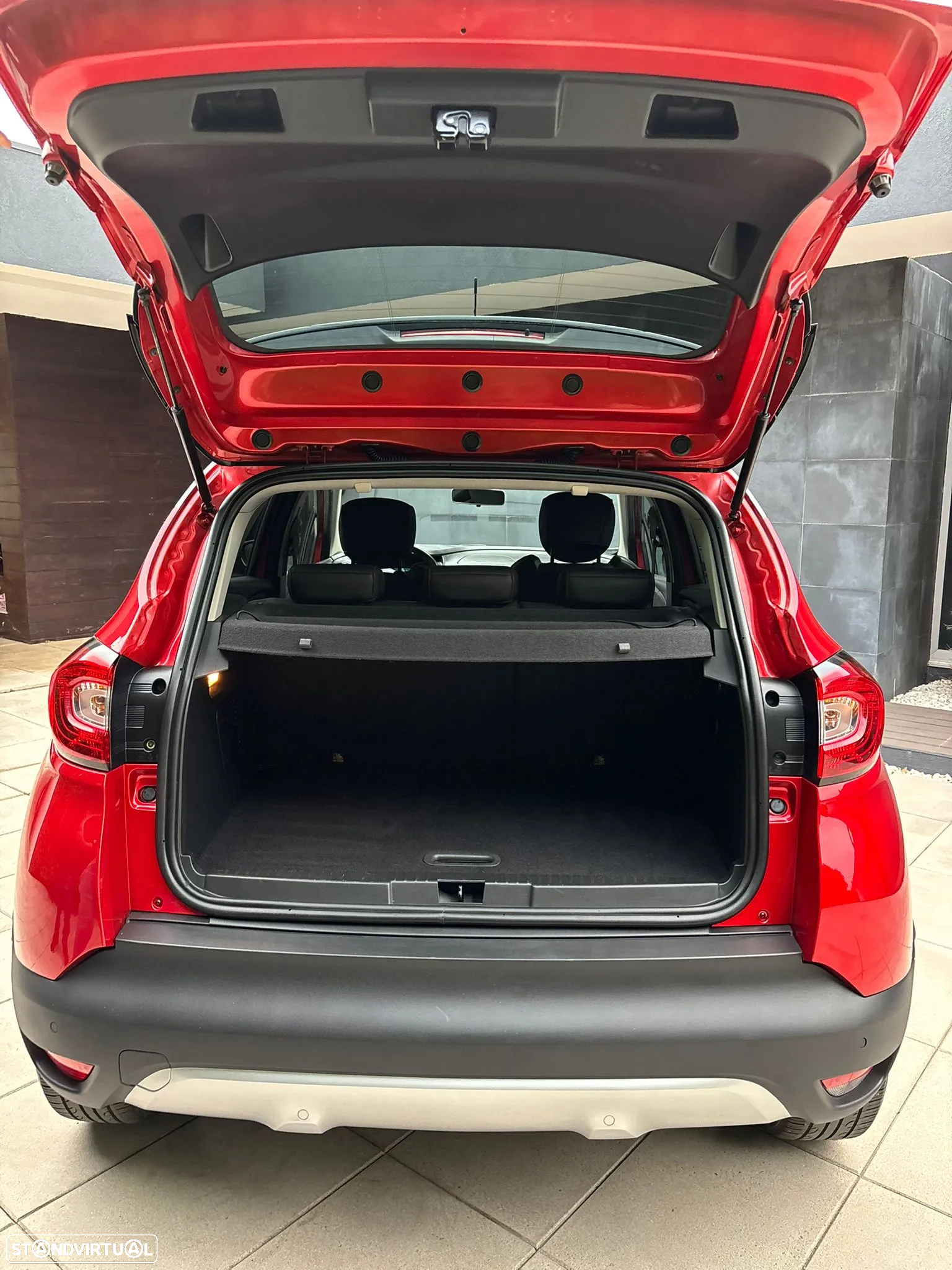 Renault Captur 0.9 TCE Helly Hansen - 25