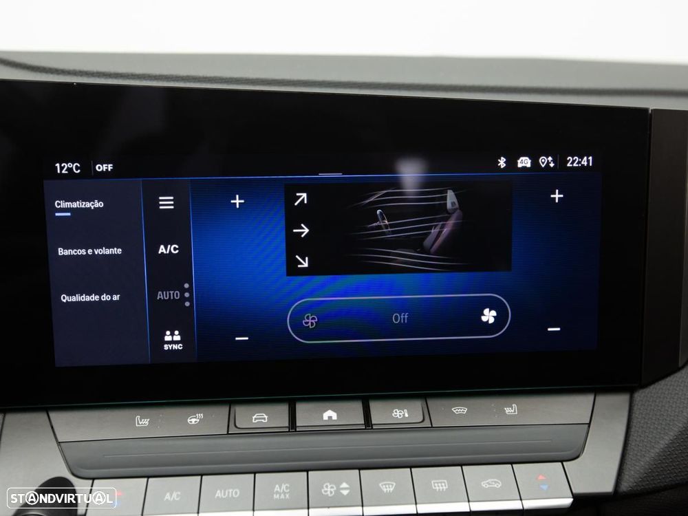 Opel Astra Sports Tourer - 25