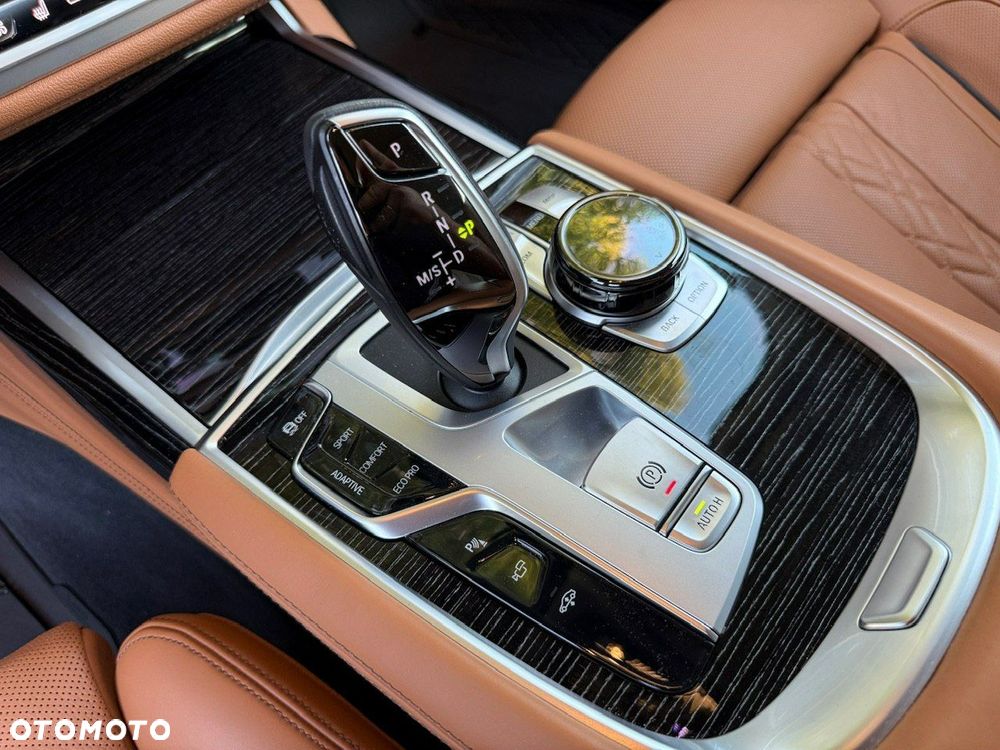 BMW Seria 7 - 25