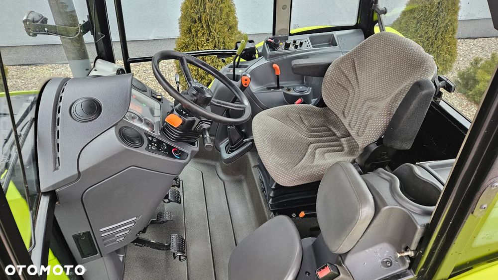 Claas Axos 320 CX - 8