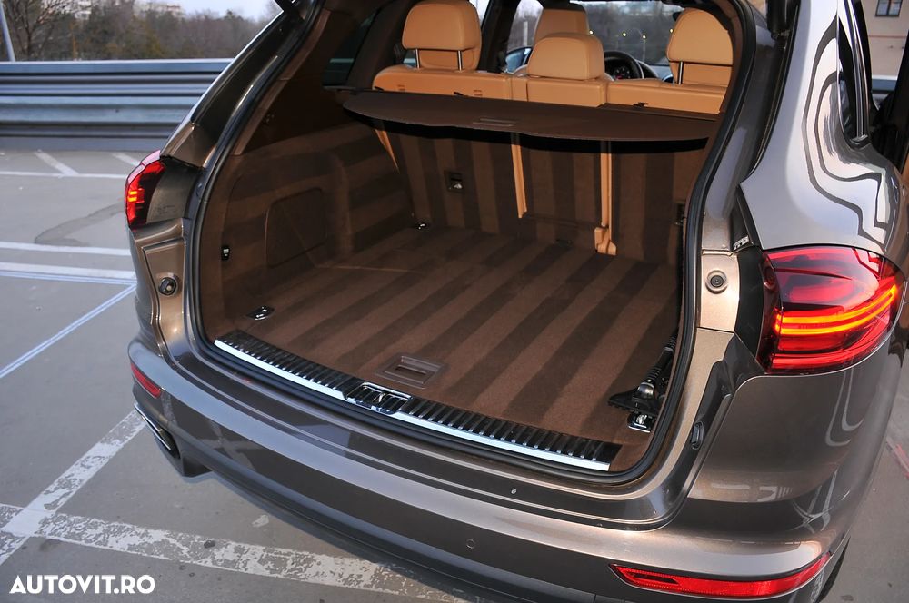 Porsche Cayenne - 29