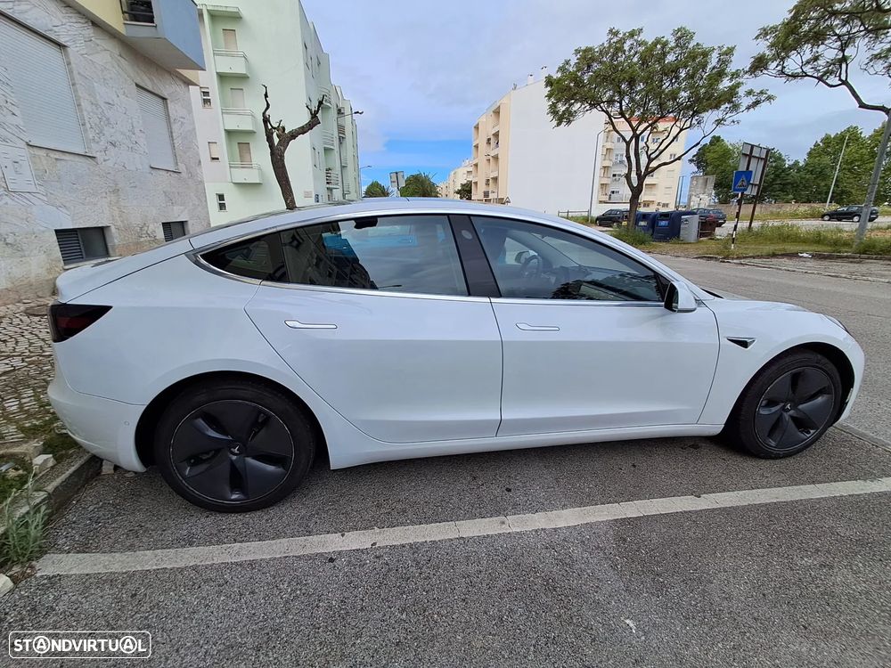 Tesla Model 3 Standard Range Plus RWD - 3