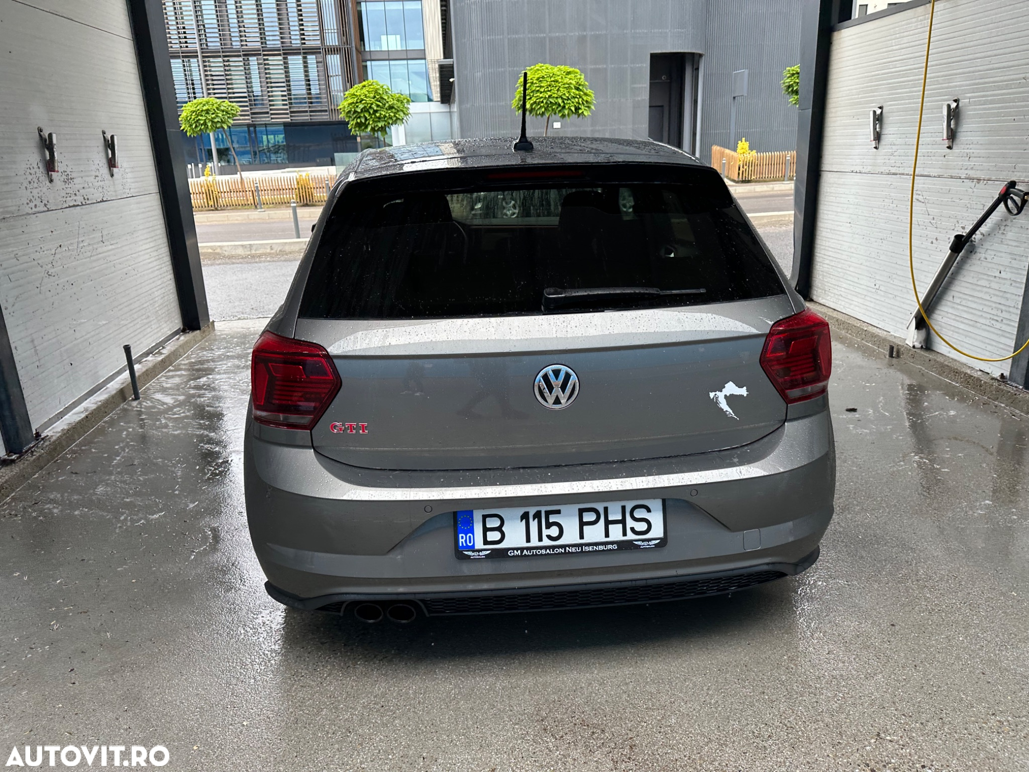 Volkswagen Polo 2.0 TSI DSG GTI - 6