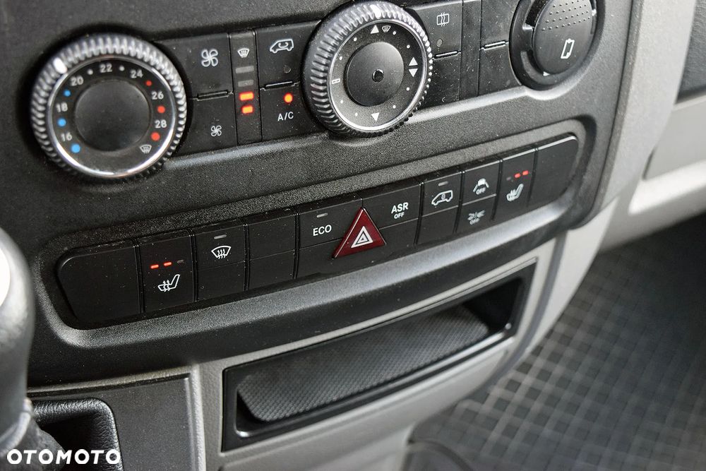 Mercedes-Benz Sprinter 319 - 12
