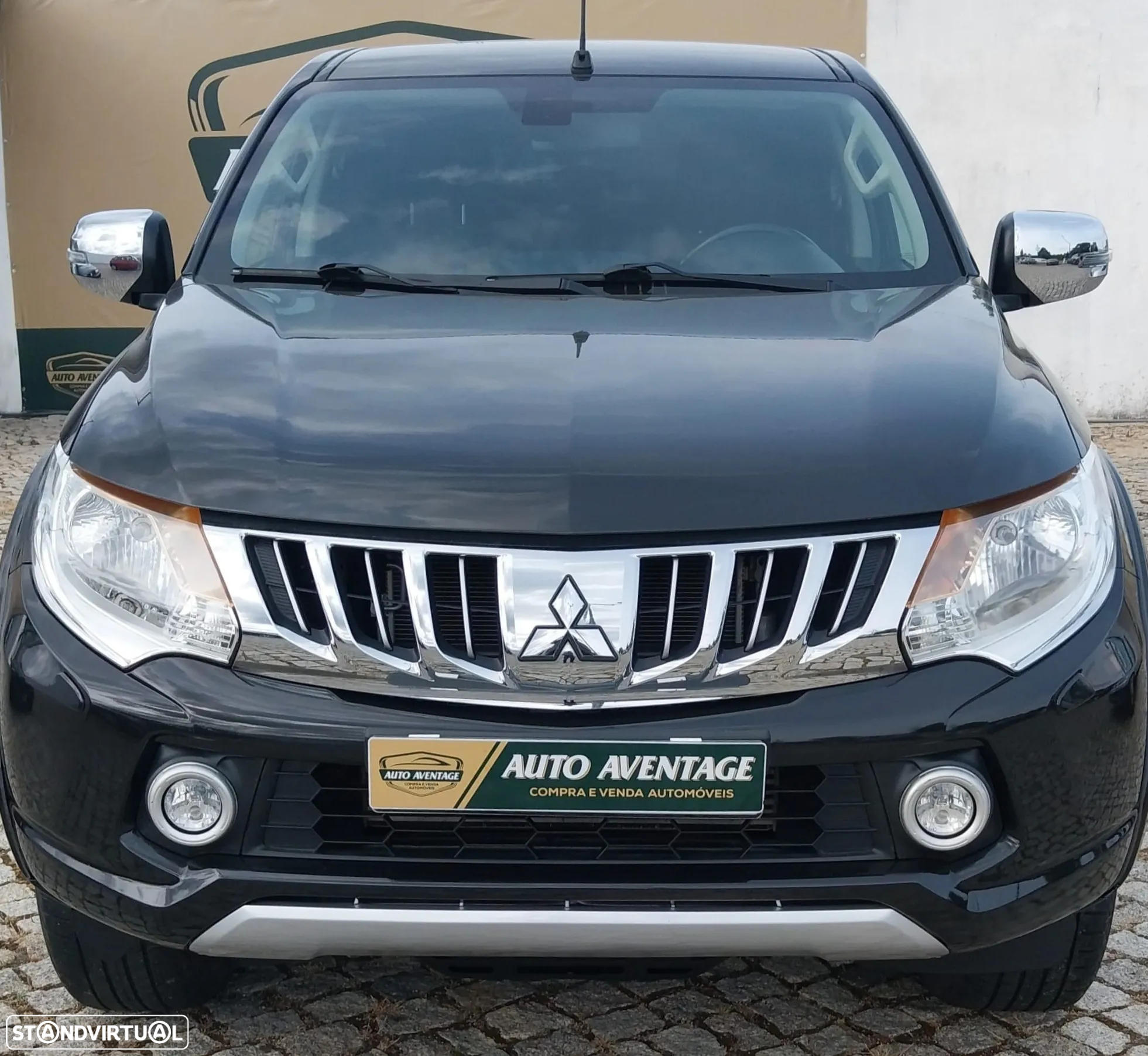 Mitsubishi L200 2.4 DI-D CD Intense Strakar 4WD - 8