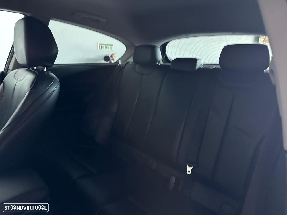 BMW 116 d Pack M - 13