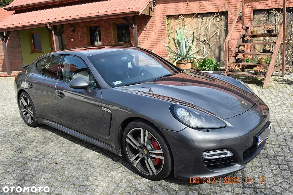 Porsche Panamera GTS - 2