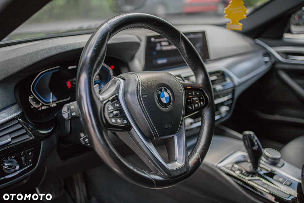 BMW Seria 5 530e xDrive M Sport sport - 11