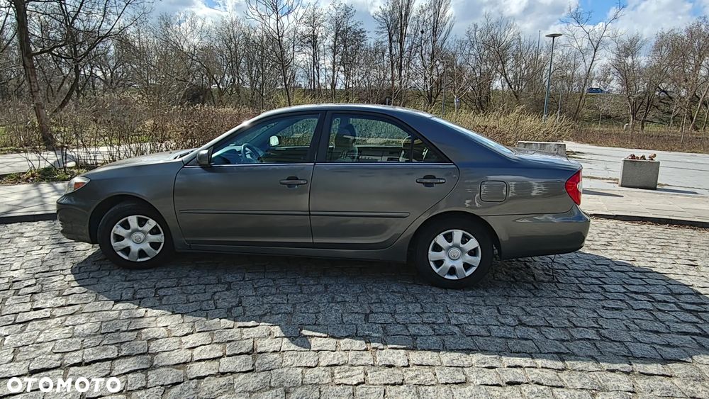 Toyota Camry - 8