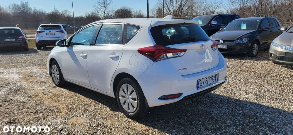 Toyota Auris - 5