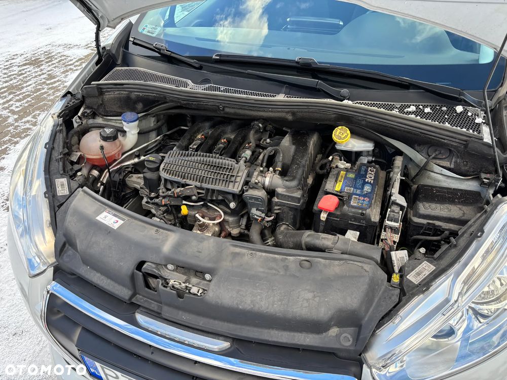 Peugeot 208 1.2 PureTech Allure - 17